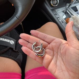 Stainless steel hoop earrings new never used. 1inch long